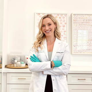 Glow on the Go: Why This Skincare Pro Loves the 2 HR Express Tanning Serum